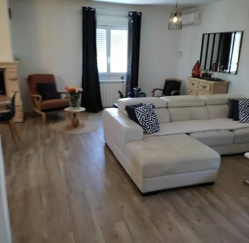 Maison Spacieuse Et Lumineuse+